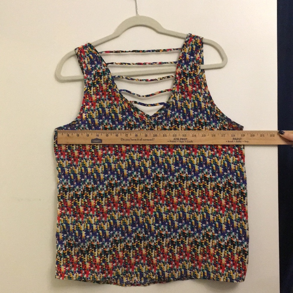 Geometric Tank - Picture 4 of 5